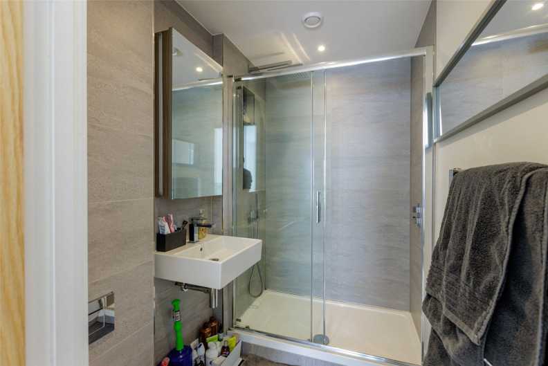 2 bedrooms apartments/flats for sale in Lismore Boulevard, Colindale Gardens, Colindale - NW9 view 4