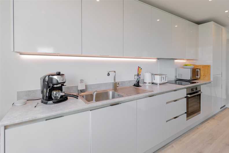 2 bedrooms apartments/flats for sale in Lismore Boulevard, Colindale Gardens, Colindale - NW9 view 10