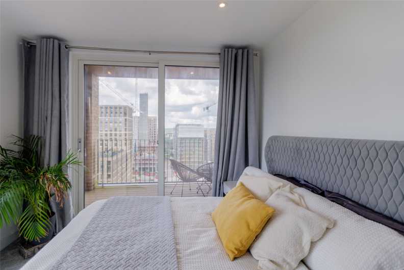 2 bedrooms apartments/flats to sale in Lismore Boulevard, Colindale Gardens, Colindale-image 13