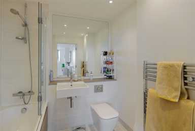 Lismore Boulevard, Colindale Gardens, Colindale - NW9 view 4