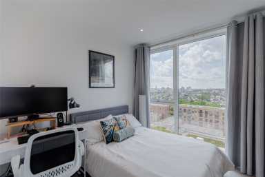 Lismore Boulevard, Colindale Gardens, Colindale - NW9 view 6