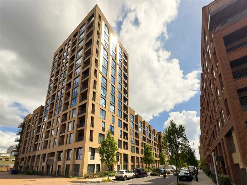 2 bedrooms apartments/flats for sale in Lismore Boulevard, Colindale Gardens, Colindale - NW9 view 18