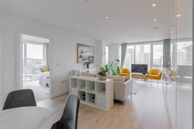 2 bedrooms apartments/flats to sale in Lismore Boulevard, Colindale Gardens, Colindale-image 9