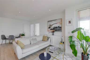 Lismore Boulevard, Colindale Gardens, Colindale - NW9 view 8