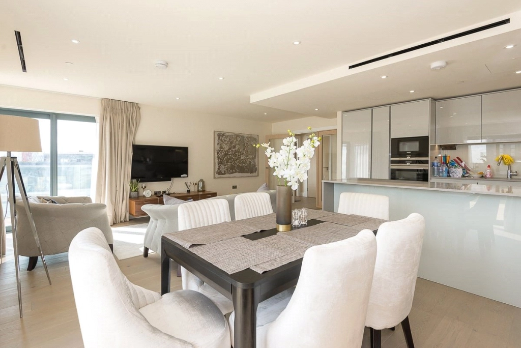 2 bedrooms apartments/flats for sale in Beaufort Square, Beaufort Park, Colindale - NW9 view 4