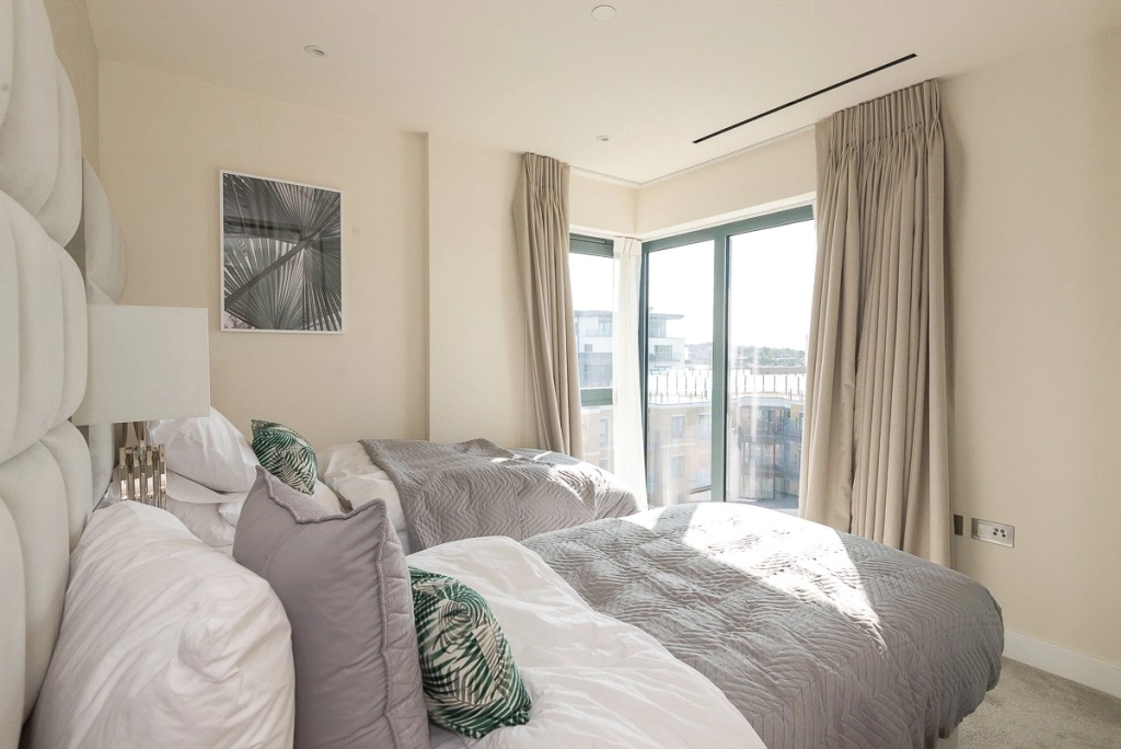 2 bedrooms apartments/flats for sale in Beaufort Square, Beaufort Park, Colindale - NW9 view 5