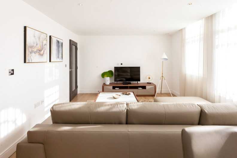 2 bedrooms apartments/flats to sale in New Broadway, Ealing-image 9
