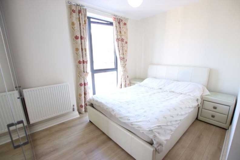 2 bedrooms apartments/flats to sale in Charcot Road, Pulse, Colindale-image 3