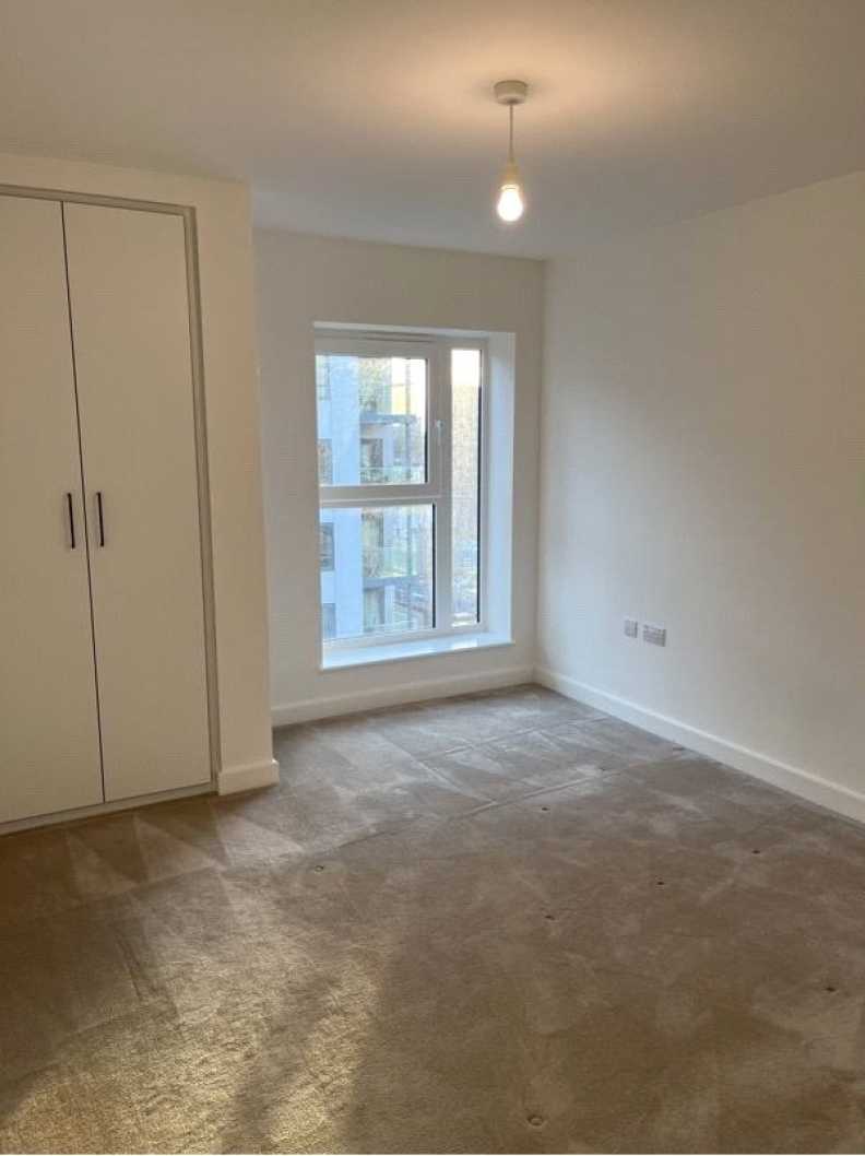 2 bedrooms apartments/flats to sale in East Drive, Beaufort Park, Colindale-image 4