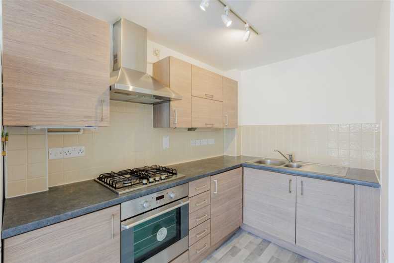 1 bedroom apartments/flats to sale in Runway Close, Colindale-image 2