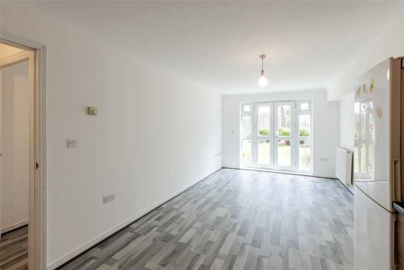 1 bedroom apartments/flats to sale in Runway Close, Colindale-image 7