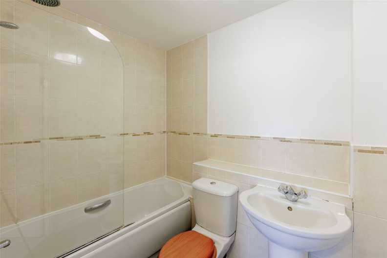 1 bedroom apartments/flats to sale in Runway Close, Colindale-image 4