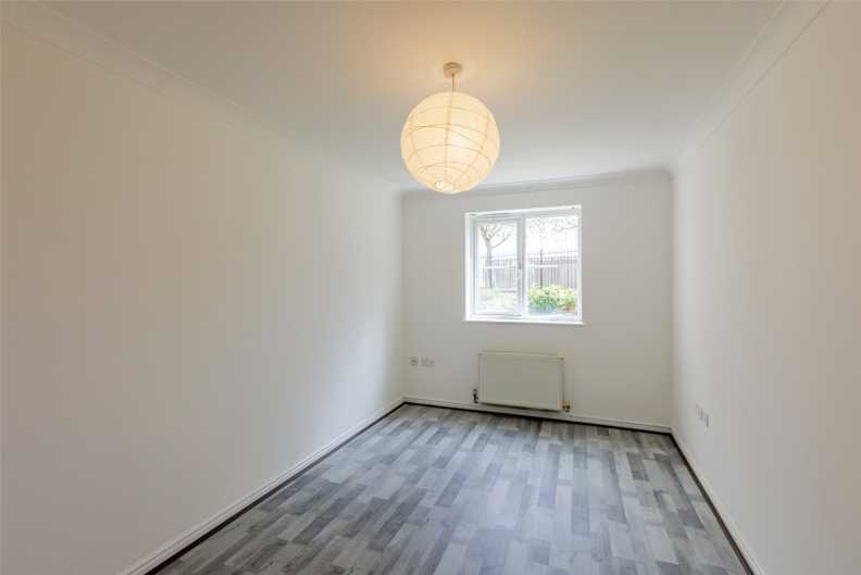 1 bedroom apartments/flats to sale in Runway Close, Colindale-image 3