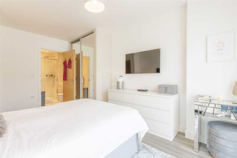 2 bedrooms apartments/flats for sale in Lismore Boulevard, Colindale Gardens - NW9 view 10