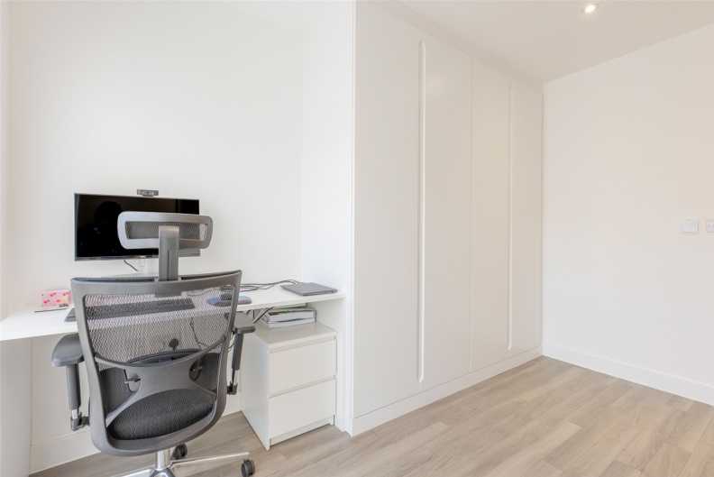 2 bedrooms apartments/flats for sale in Lismore Boulevard, Colindale Gardens - NW9 view 6
