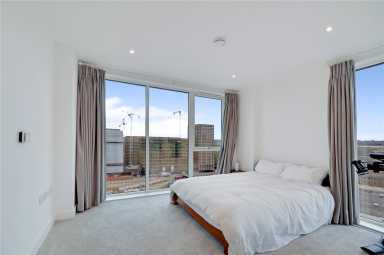 Lismore Boulevard, Colindale Gardens, Colindale - NW9 view 4