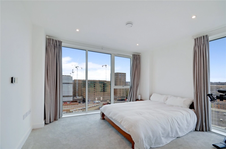 1 bedroom apartments/flats to sale in Lismore Boulevard, Colindale Gardens, Colindale-image 4