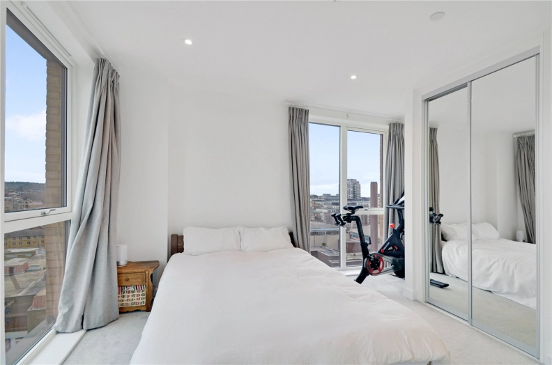 1 bedroom apartments/flats to sale in Lismore Boulevard, Colindale Gardens, Colindale-image 5