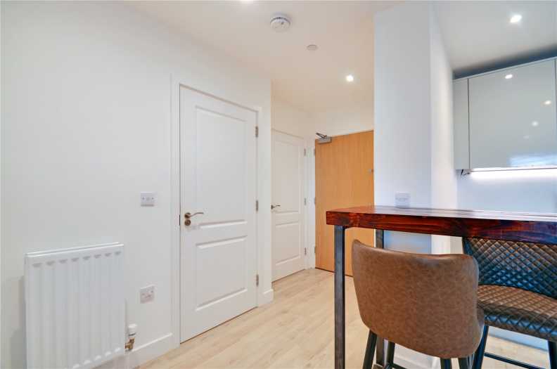 1 bedroom apartments/flats for sale in Lismore Boulevard, Colindale Gardens, Colindale - NW9 view 11