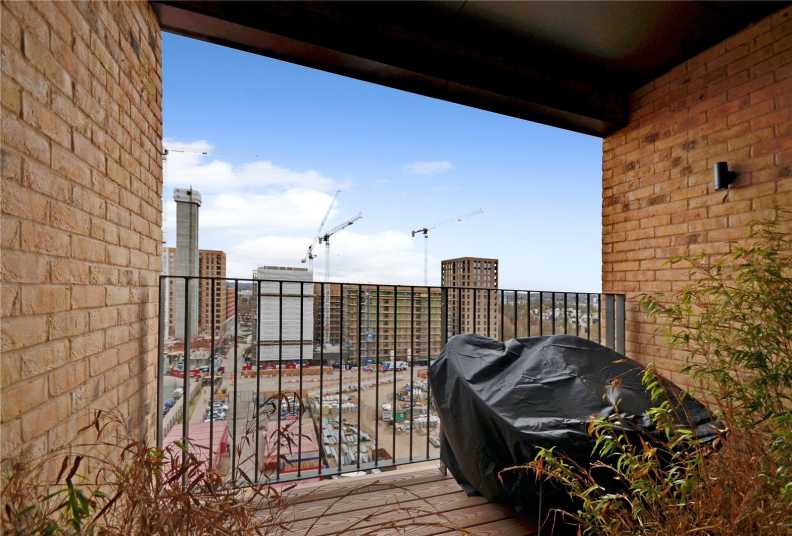 1 bedroom apartments/flats for sale in Lismore Boulevard, Colindale Gardens, Colindale - NW9 view 7