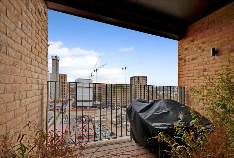 1 bedroom apartments/flats to sale in Lismore Boulevard, Colindale Gardens, Colindale-image 7
