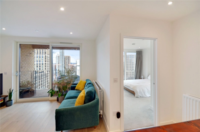 1 bedroom apartments/flats to sale in Lismore Boulevard, Colindale Gardens, Colindale-image 9