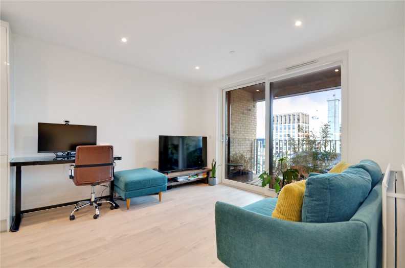 1 bedroom apartments/flats for sale in Lismore Boulevard, Colindale Gardens, Colindale - NW9 view 8