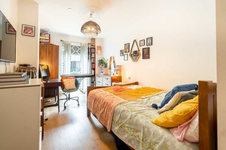 3 bedrooms apartments/flats for sale in Felar Walk, Colindale Gardens - NW9 view 13