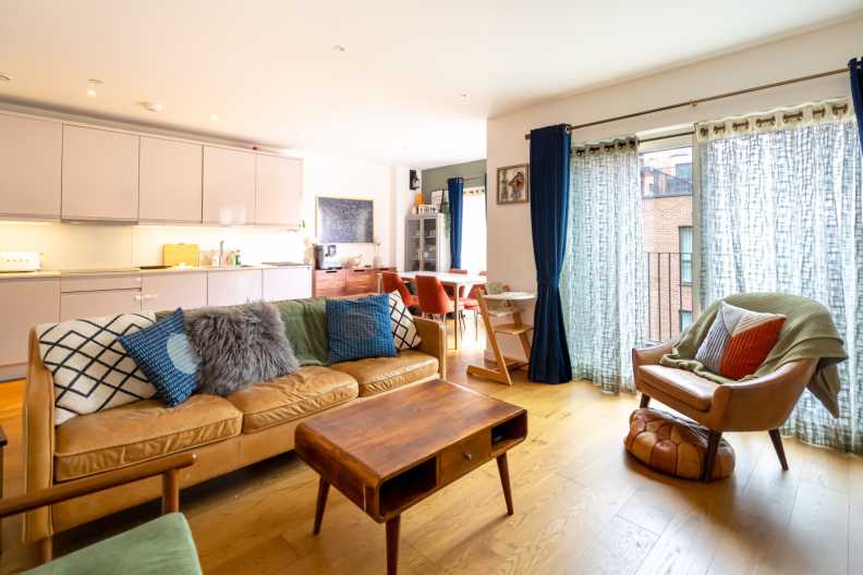3 bedrooms apartments/flats for sale in Felar Walk, Colindale Gardens - NW9 view 3