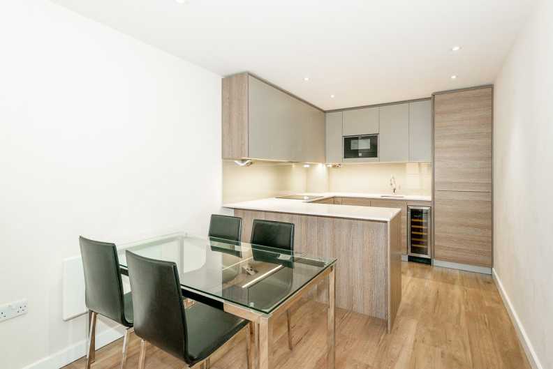 2 bedrooms apartments/flats to sale in Aerodrome Road, Beaufort Park, Colindale-image 4