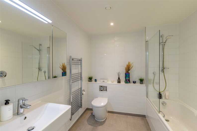 2 bedrooms apartments/flats to sale in Capitol Way, Colindale-image 5