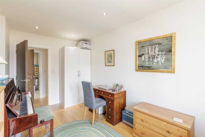 2 bedrooms apartments/flats for sale in East Drive, Beaufort Park, Colindale - NW9 view 10