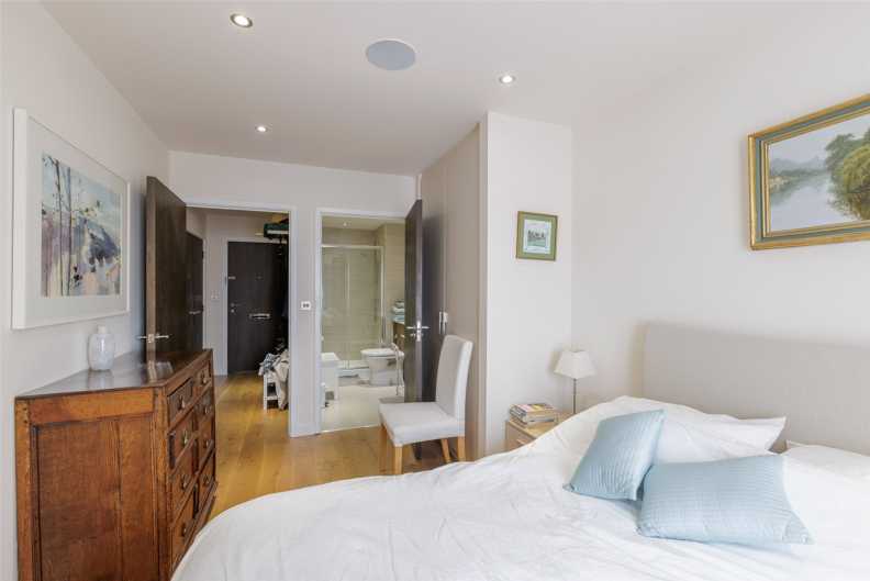 2 bedrooms apartments/flats for sale in East Drive, Beaufort Park, Colindale - NW9 view 11