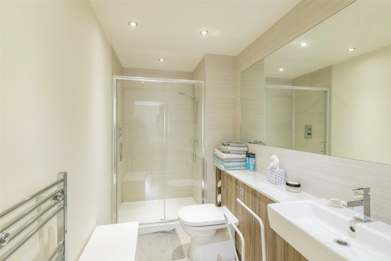 2 bedrooms apartments/flats to sale in East Drive, Beaufort Park, Colindale-image 7