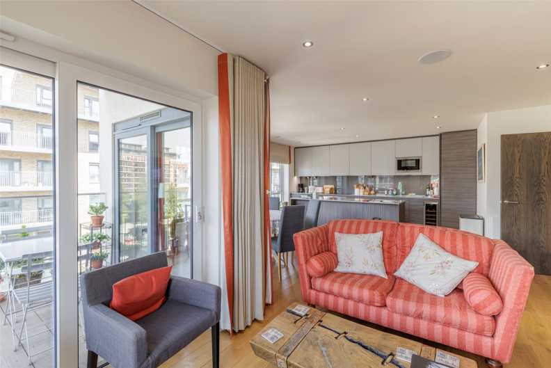 2 bedrooms apartments/flats for sale in East Drive, Beaufort Park, Colindale - NW9 view 3