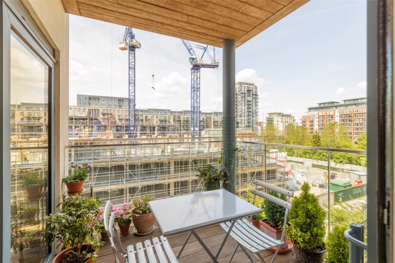 2 bedrooms apartments/flats to sale in East Drive, Beaufort Park, Colindale-image 12