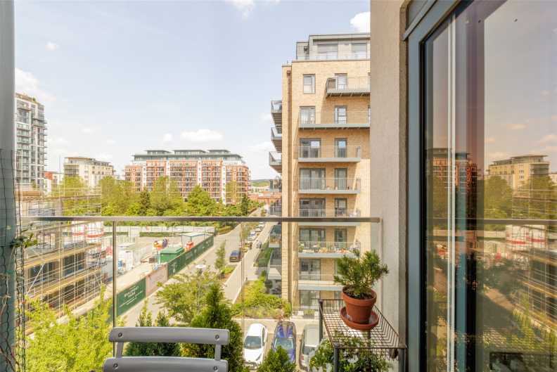 2 bedrooms apartments/flats for sale in East Drive, Beaufort Park, Colindale - NW9 view 13