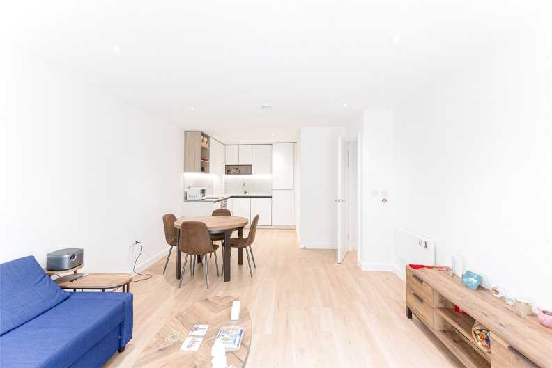 1 bedroom apartments/flats to sale in Commander Avenue, Beaufort Park, Colindale-image 5