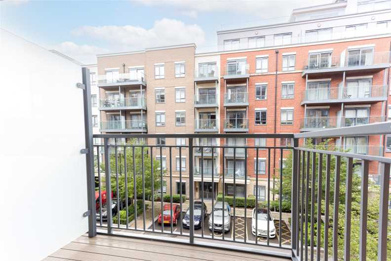 1 bedroom apartments/flats to sale in Commander Avenue, Beaufort Park, Colindale-image 14