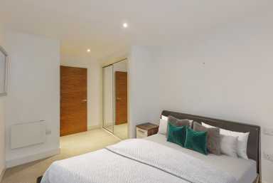 Bromyard Avenue, East Acton - W3 view 4