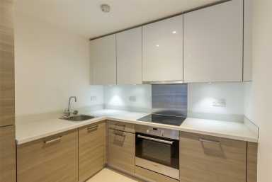 Bromyard Avenue, East Acton - W3 view 2