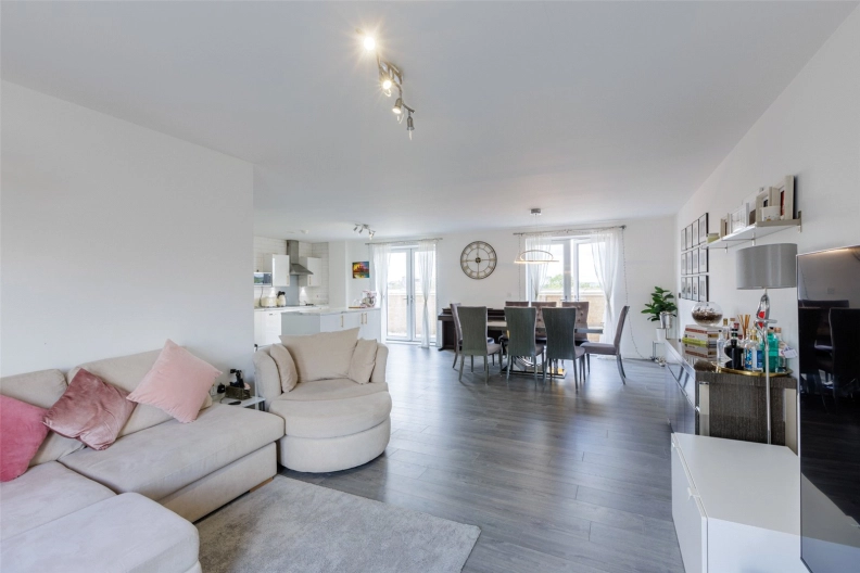 3 bedrooms apartments/flats to sale in Coxwell Boulevard, Mill Hill-image 10