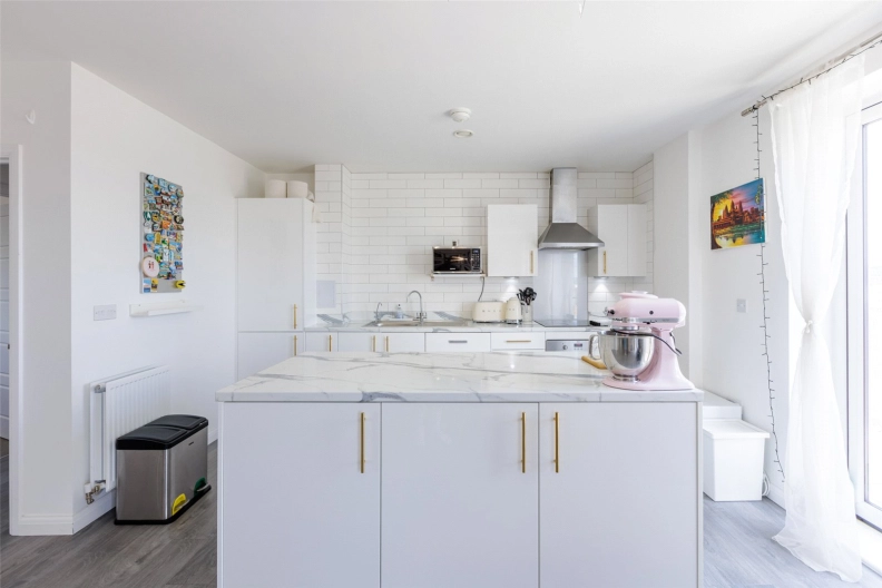 3 bedrooms apartments/flats to sale in Coxwell Boulevard, Mill Hill-image 2