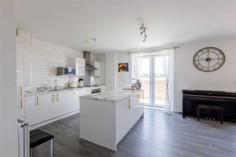 3 bedrooms apartments/flats for sale in Coxwell Boulevard, Mill Hill - NW9 view 12