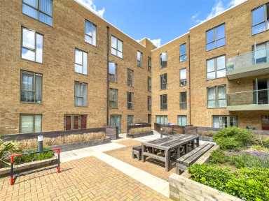 Coxwell Boulevard, Mill Hill - NW9 view 18
