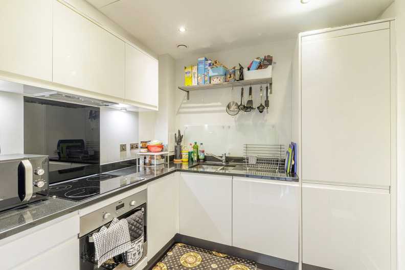 2 bedrooms apartments/flats for sale in Chronicle Avenue, Colindale - NW9 view 3