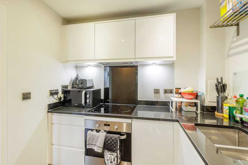 2 bedrooms apartments/flats for sale in Chronicle Avenue, Colindale - NW9 view 6