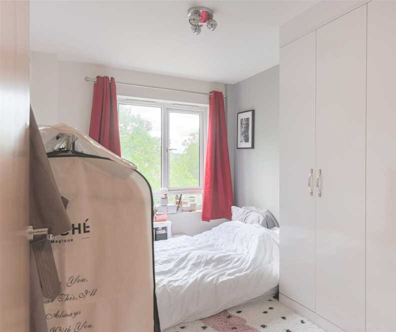 2 bedrooms apartments/flats to sale in Heritage Avenue, Beaufort Park, Colindale-image 5