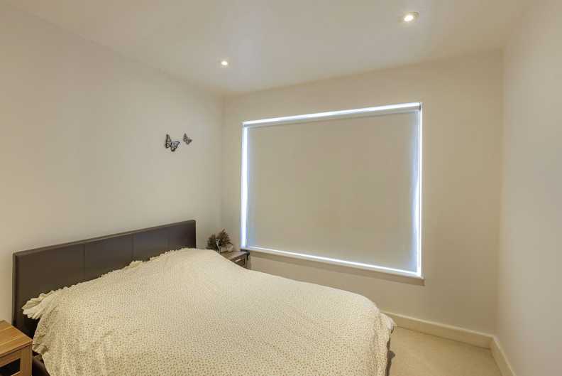 1 bedroom apartments/flats to sale in East Drive, Beaufort Park, Colindale-image 4