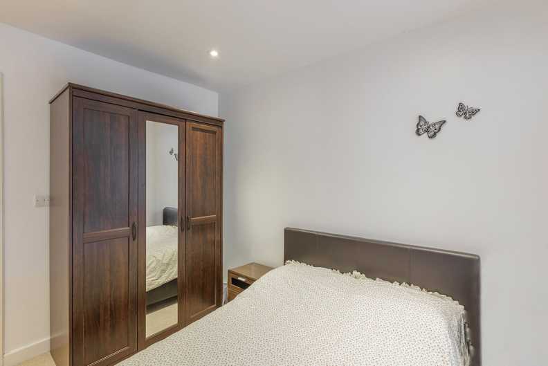 1 bedroom apartments/flats to sale in East Drive, Beaufort Park, Colindale-image 3